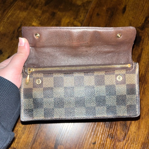 Louis Vuitton Damier wallet - Picture 8 of 11